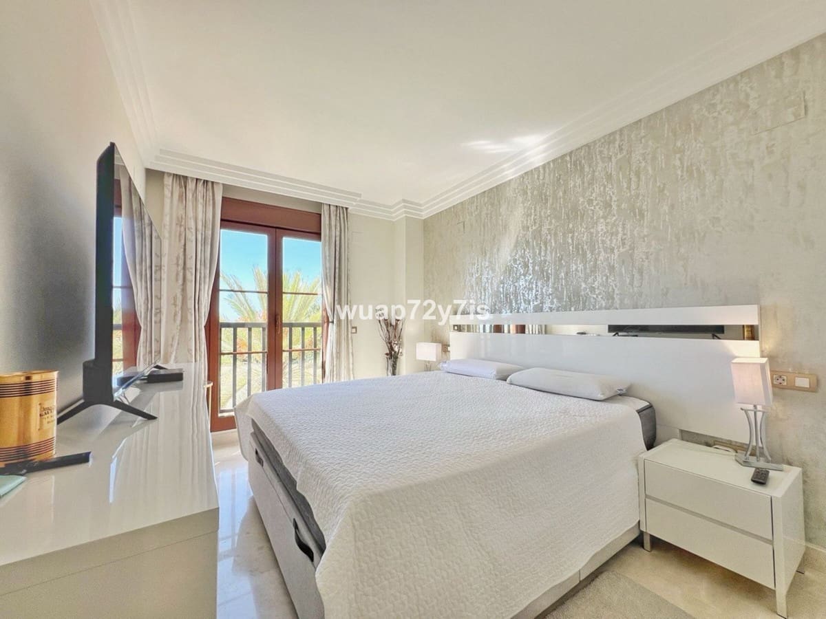 2 sypialnia Penthouse na sprzedaż w Benahavis z basenem garażem - 499 000 € (Ref: 9585089)