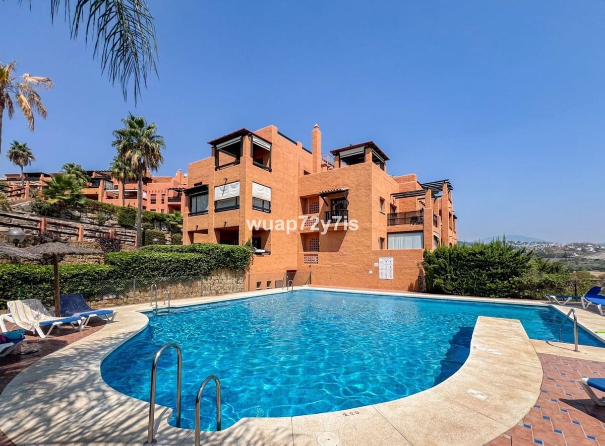 2 sypialnia Penthouse na sprzedaż w Benahavis z basenem garażem - 499 000 € (Ref: 9585089)