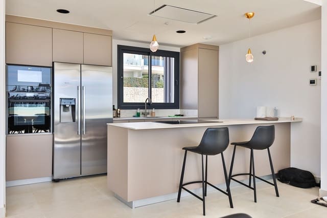 3 Zimmer Penthouse zu verkaufen in Fuengirola mit Pool Garage - 1.195.000 € (Ref: 9588043)