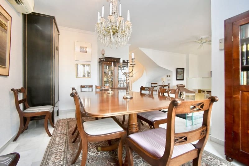 3 sypialnia Willa na sprzedaż w Mijas z basenem garażem - 995 000 € (Ref: 9588216)