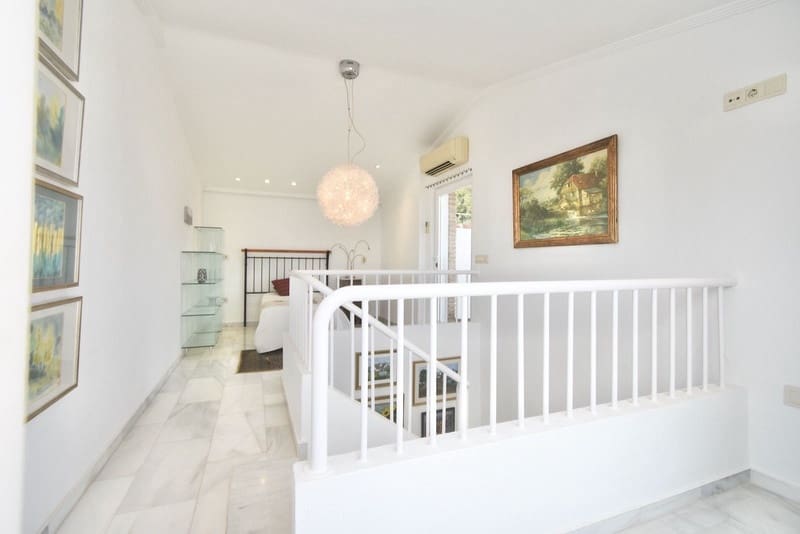 3 sypialnia Willa na sprzedaż w Mijas z basenem garażem - 995 000 € (Ref: 9588216)