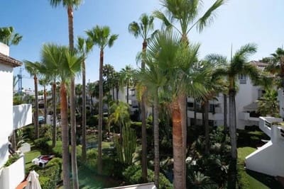 3 sypialnia Penthouse na sprzedaż w Puerto Banus, Marbella z basenem garażem - 1 600 000 € (Ref: 9588221)