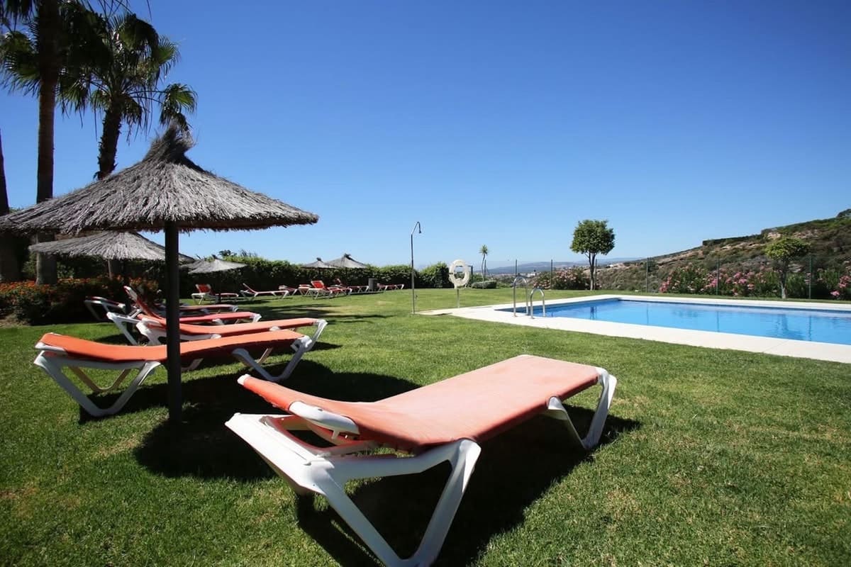 2 sovrum Lägenhet till salu i Manilva med pool garage - 358 000 € (Ref: 9592145)