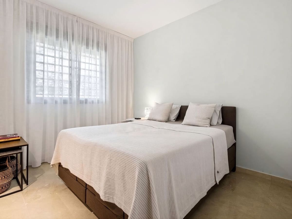 2 sovrum Lägenhet till salu i Manilva med pool garage - 358 000 € (Ref: 9592145)