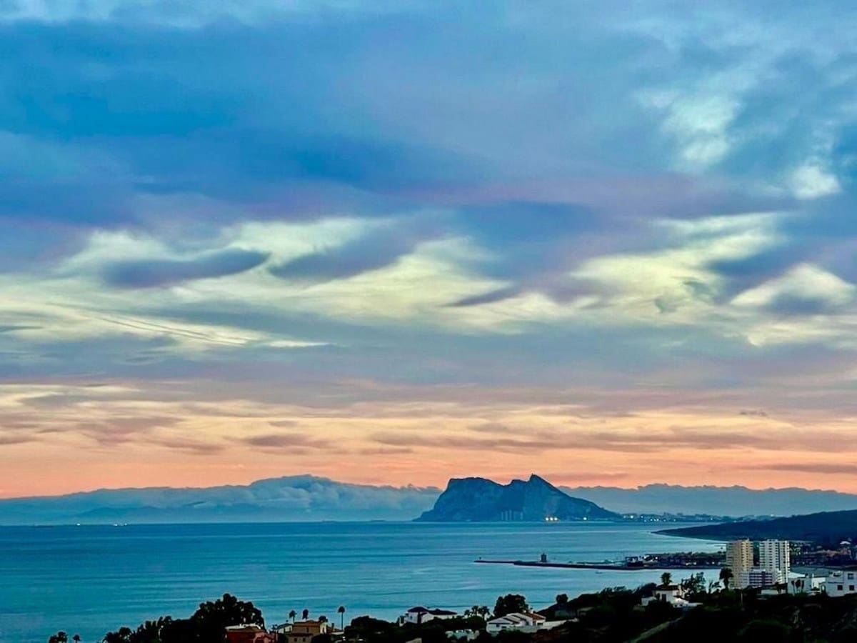 2 sovrum Lägenhet till salu i Manilva med pool garage - 358 000 € (Ref: 9592145)