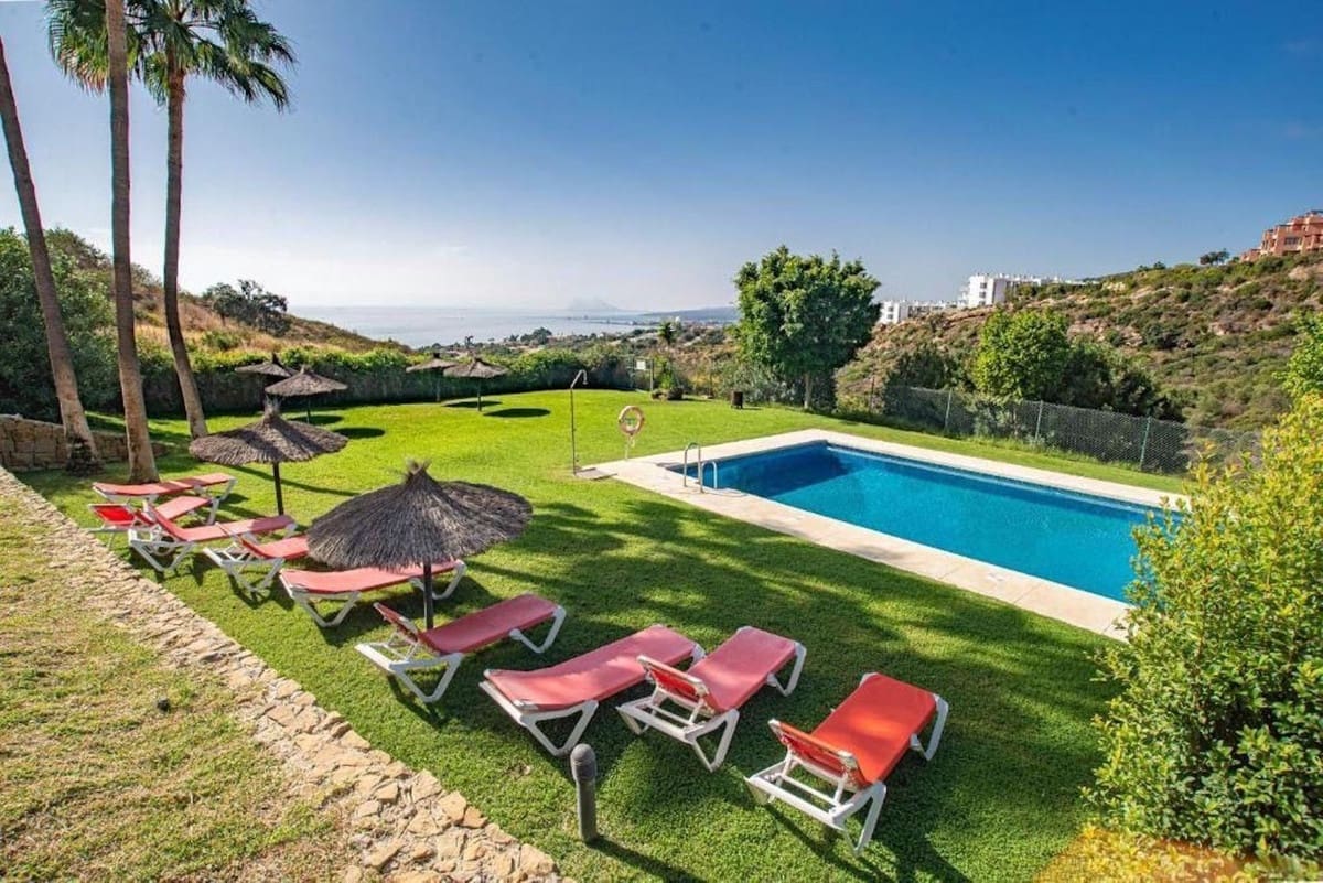 2 sovrum Lägenhet till salu i Manilva med pool garage - 358 000 € (Ref: 9592145)