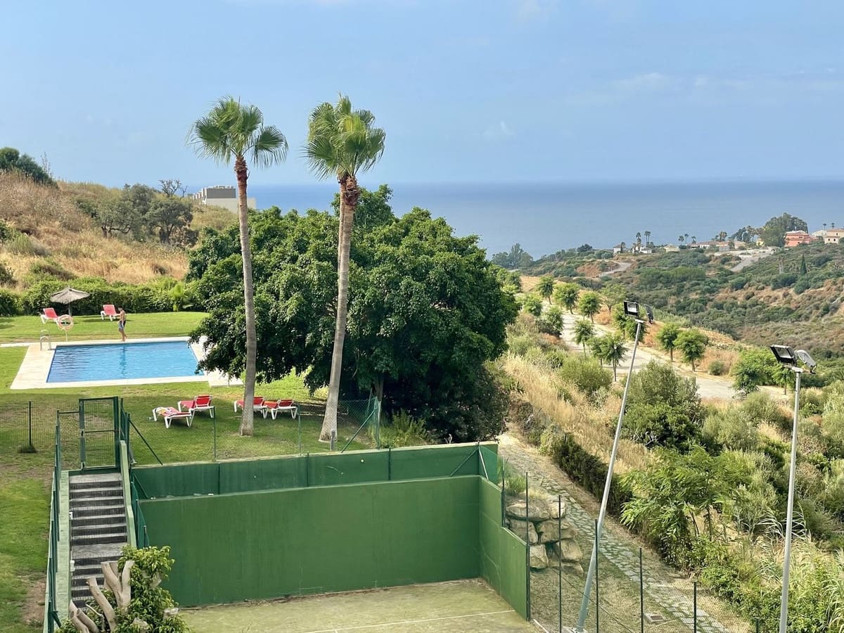 2 sovrum Lägenhet till salu i Manilva med pool garage - 358 000 € (Ref: 9592145)