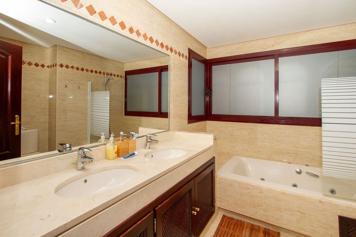 2 slaapkamer Appartement te koop in La Mairena met zwembad garage - € 319.000 (Ref: 9596816)