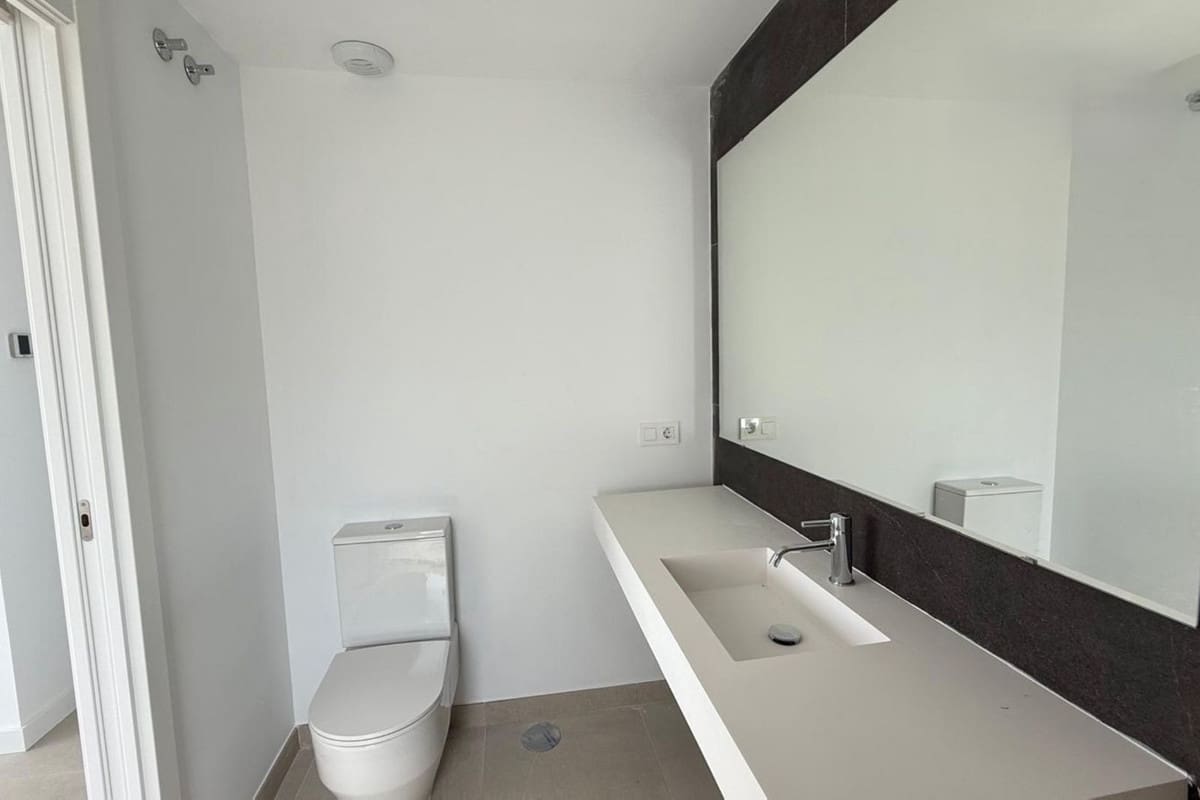 3 slaapkamer Halfvrijstaande villa te koop in Estepona met zwembad garage - € 1.250.000 (Ref: 9596820)