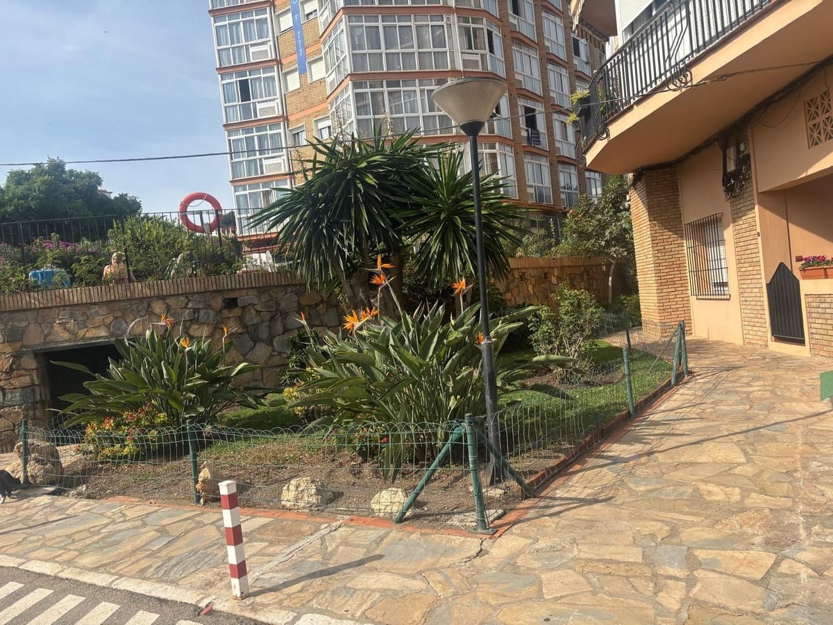 Studio na sprzedaż w Benalmadena Costa z basenem - 170 000 € (Ref: 9596824)