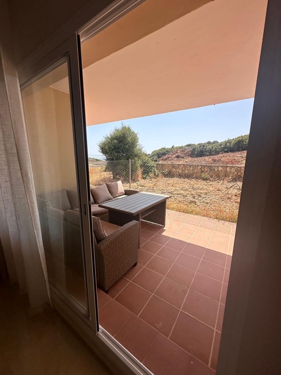 2 sypialnia Apartament na sprzedaż w La Duquesa / Puerto de la Duquesa z basenem garażem - 270 000 € (Ref: 9596827)