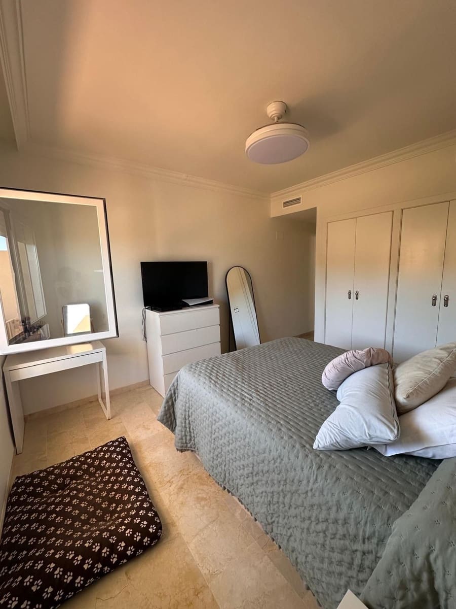 2 sypialnia Apartament na sprzedaż w La Duquesa / Puerto de la Duquesa z basenem garażem - 270 000 € (Ref: 9596827)