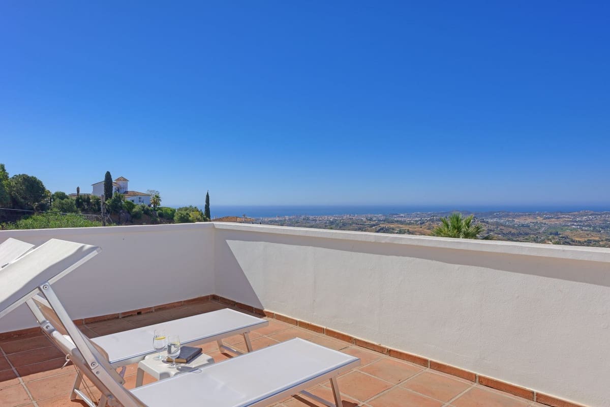 6 bedroom Villa for sale in Mijas with pool garage - € 1,850,000 (Ref: 9596828)
