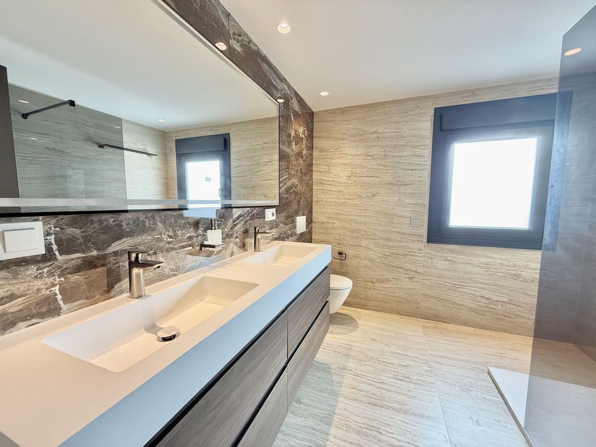 5 chambre Appartement à vendre à Puerto Banus avec garage - 2 500 000 € (Ref: 9597285)