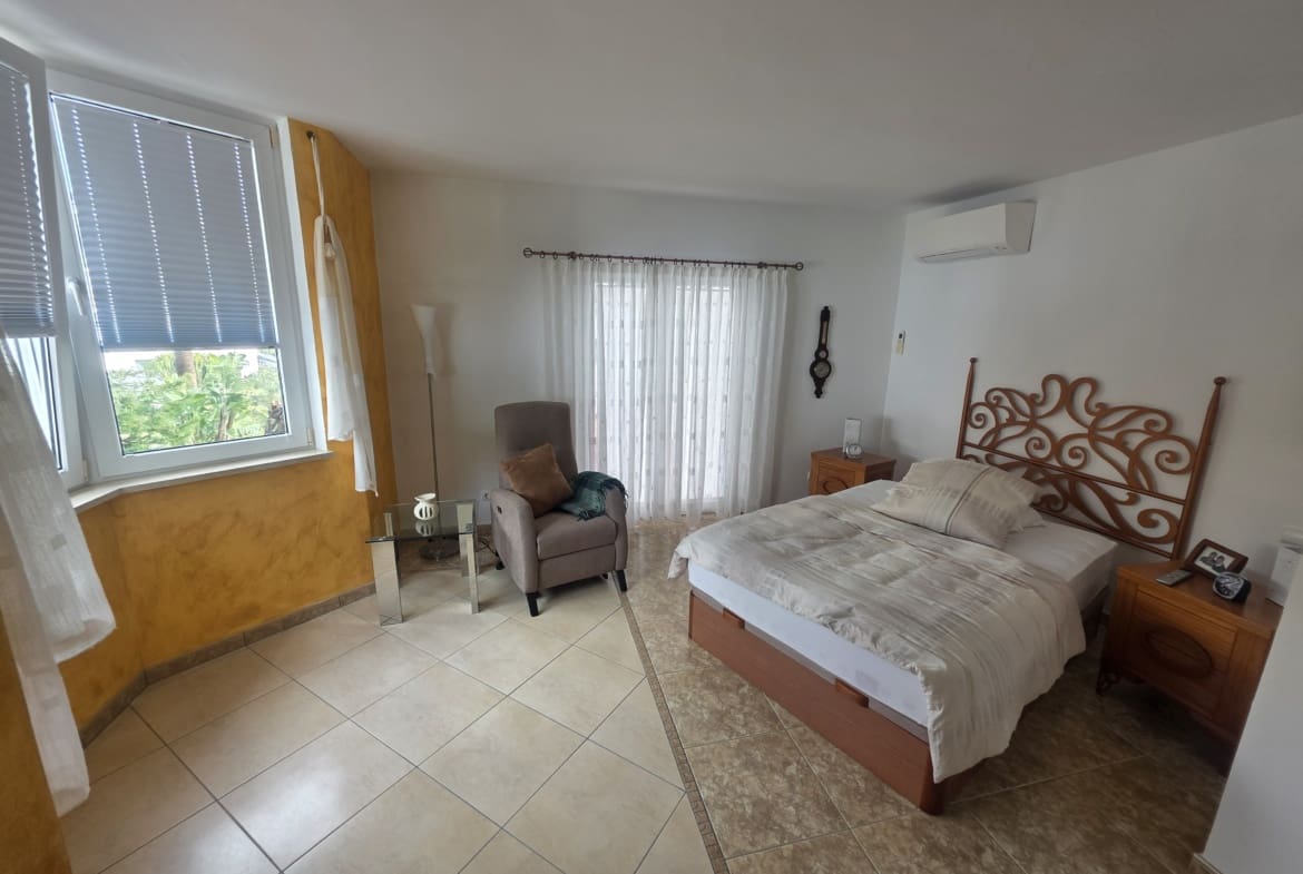 2 sypialnia Willa na sprzedaż w Calahonda z basenem garażem - 749 000 € (Ref: 9598073)