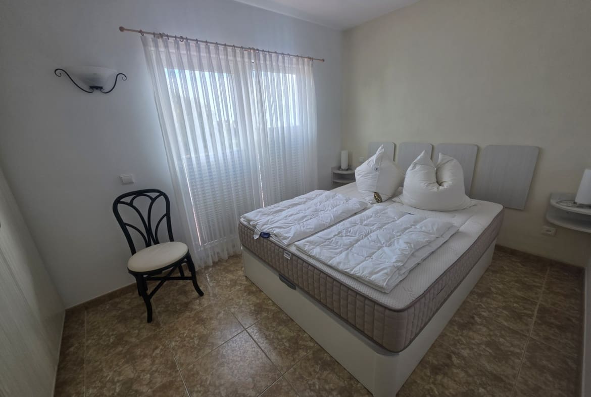 2 sypialnia Willa na sprzedaż w Calahonda z basenem garażem - 749 000 € (Ref: 9598073)