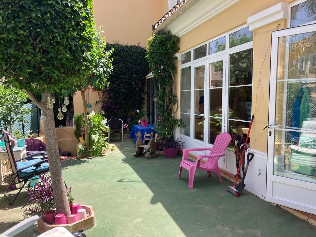 3 Zimmer Doppelhaus zu verkaufen in Elviria mit Pool Garage - 685.000 € (Ref: 9598074)