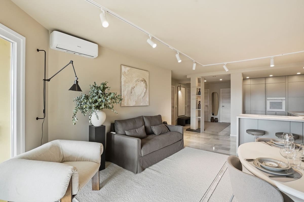 3 sypialnia Apartament na sprzedaż w Calahonda z basenem garażem - 569 000 € (Ref: 9598162)