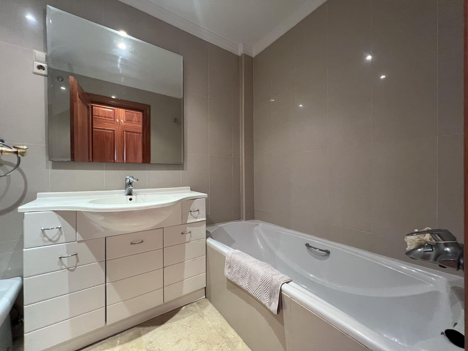 2 chambre Appartement à vendre à La Cala Hills avec piscine garage - 299 900 € (Ref: 9602940)