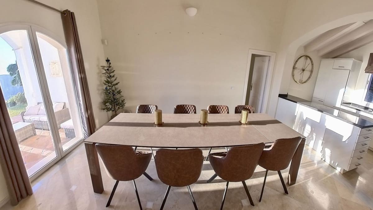 4 quarto Moradia em Banda para venda em Golden Mile com piscina garagem - 1 600 000 € (Ref: 9605003)