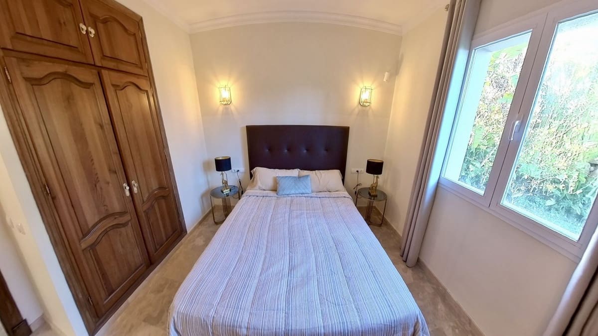 4 quarto Moradia em Banda para venda em Golden Mile com piscina garagem - 1 600 000 € (Ref: 9605003)