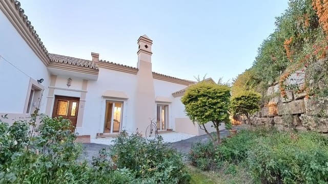 4 quarto Moradia em Banda para venda em Sierra Blanca, Marbella com piscina garagem - 1 600 000 € (Ref: 9605003)