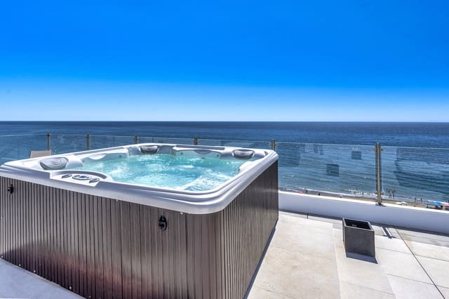 2 soveværelse Penthouse til salg i Estepona med garage - € 1.550.000 (Ref: 9605009)