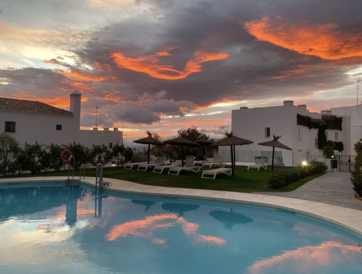 1 chambre Appartement à vendre à Marbella avec piscine garage - 335 000 € (Ref: 9605068)