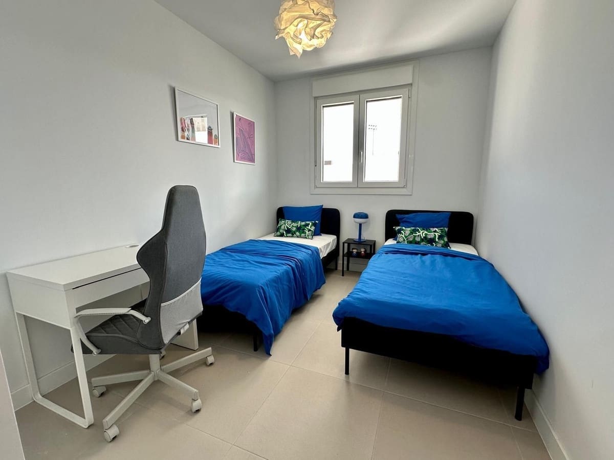 2 makuuhuone Huoneisto myytävänä paikassa Estepona mukana uima-altaan 
autotalli - 359 000 € (Ref: 9605083)