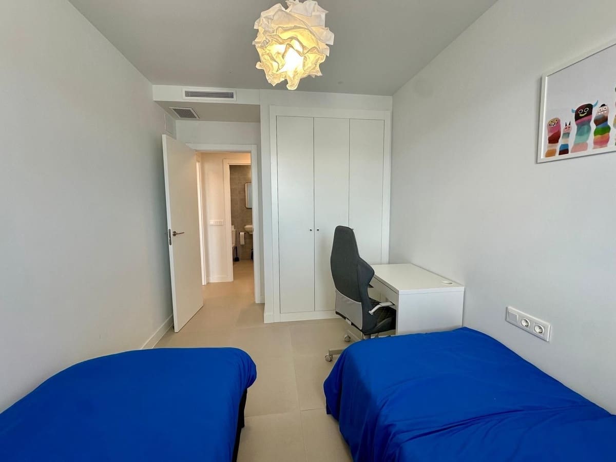 2 makuuhuone Huoneisto myytävänä paikassa Estepona mukana uima-altaan 
autotalli - 359 000 € (Ref: 9605083)