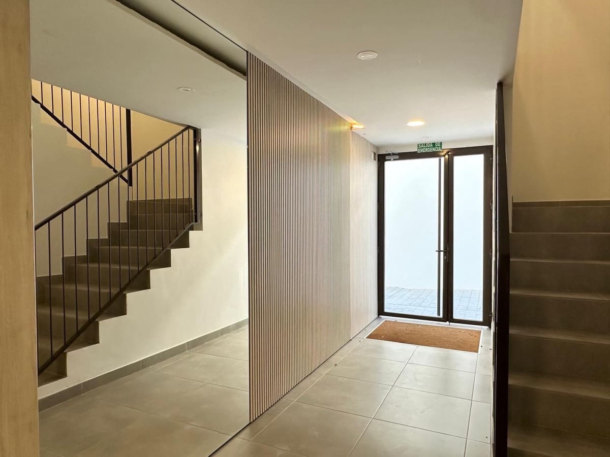 2 makuuhuone Huoneisto myytävänä paikassa Estepona mukana uima-altaan 
autotalli - 359 000 € (Ref: 9605083)