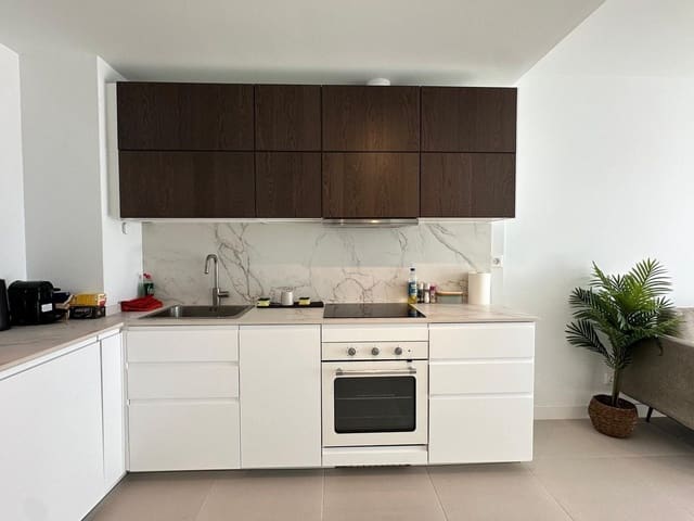 2 makuuhuone Huoneisto myytävänä paikassa Estepona mukana uima-altaan 
autotalli - 359 000 € (Ref: 9605083)