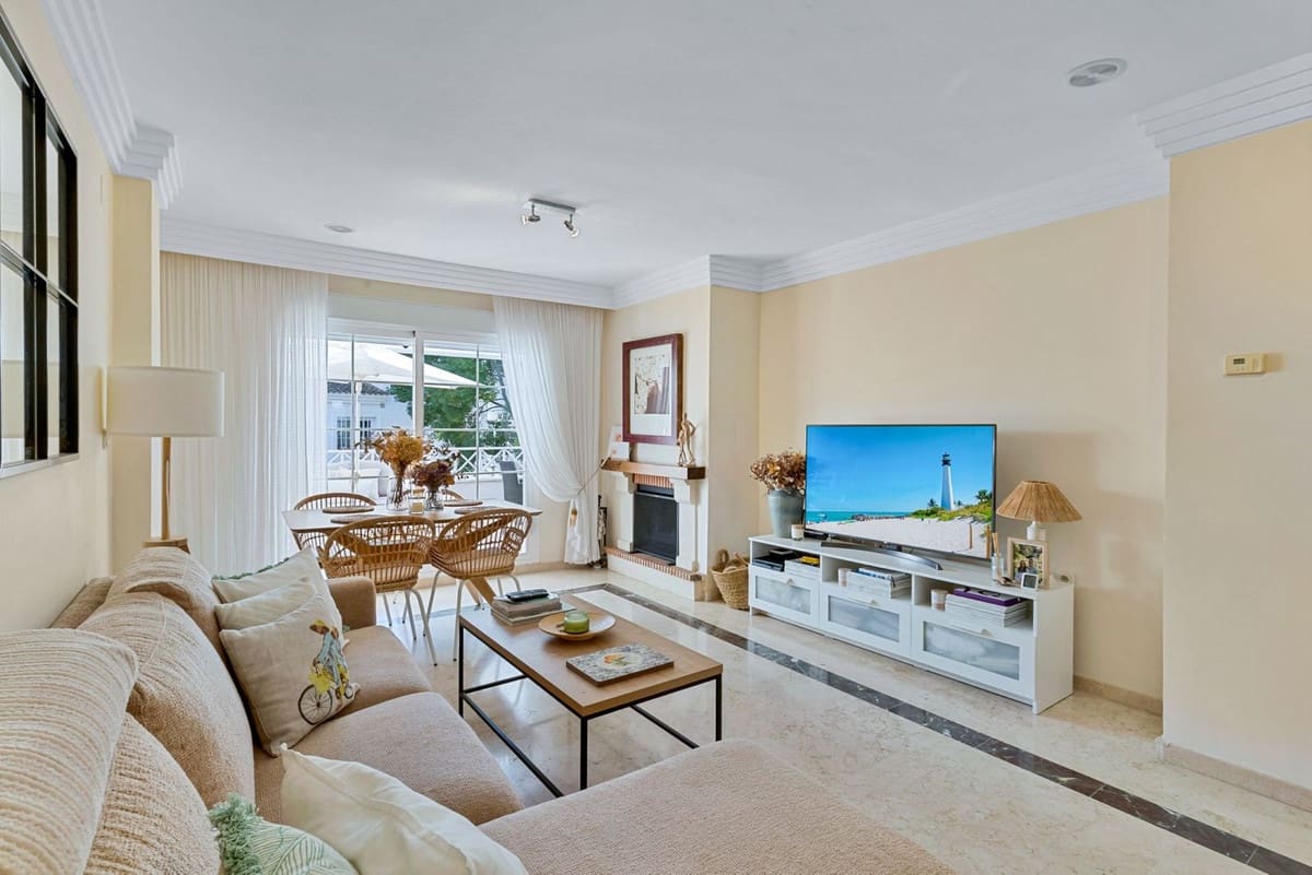 Apartamento de 2 habitaciones en Río Real en venta con piscina garaje - 395.000 € (Ref: 9605087)