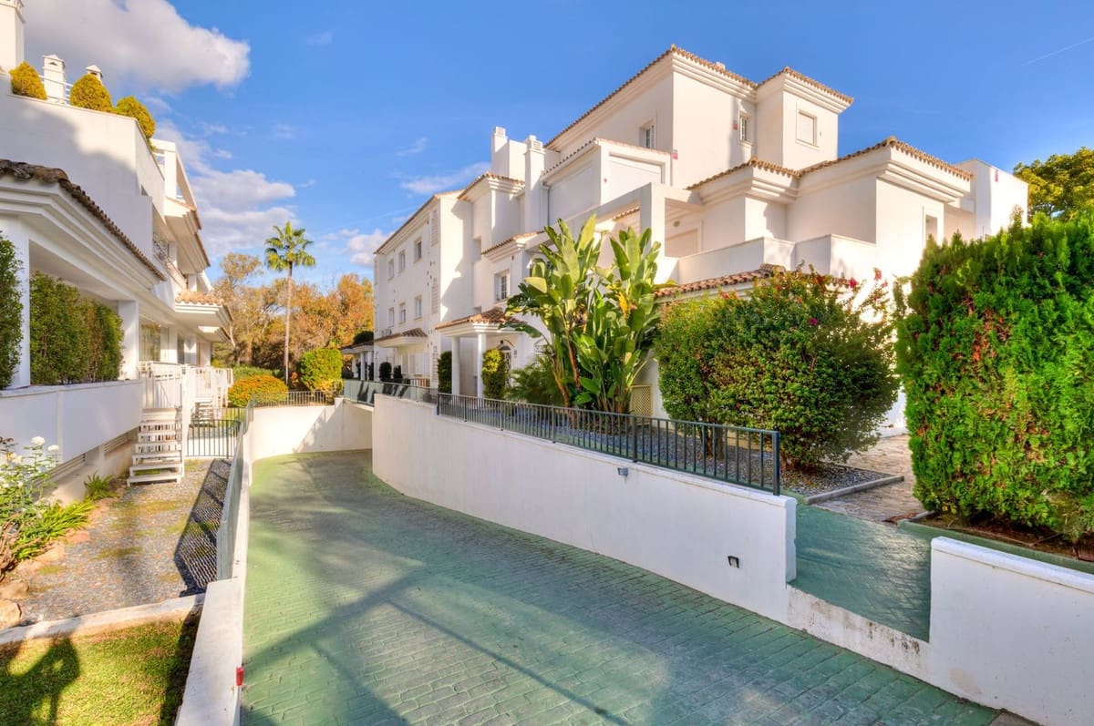 Apartamento de 2 habitaciones en Río Real en venta con piscina garaje - 395.000 € (Ref: 9605087)