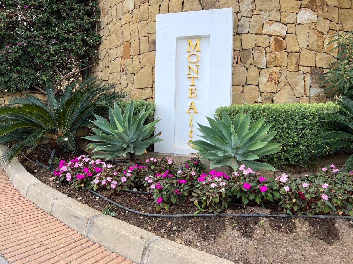 2 bedroom Townhouse for sale in Mijas Golf with pool garage - € 449,950 (Ref: 9605157)