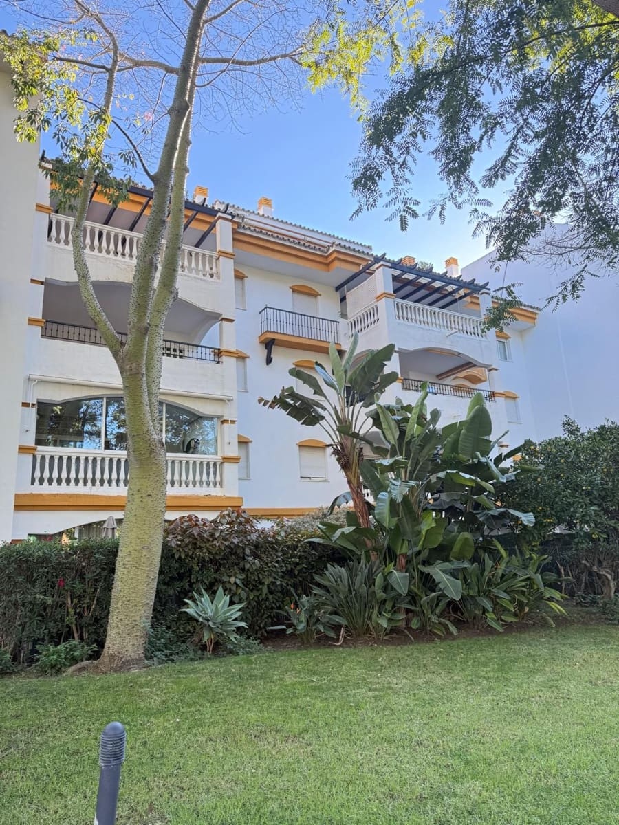 2 sypialnia Apartament na sprzedaż w Marbella z basenem - 485 000 € (Ref: 9605169)