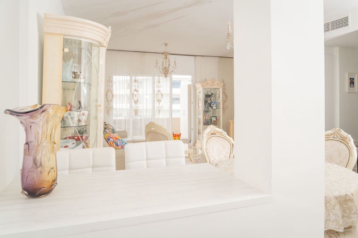 3 soveværelse Lejlighed til salg i Nueva Andalucia med swimmingpool garage - € 500.000 (Ref: 9605197)