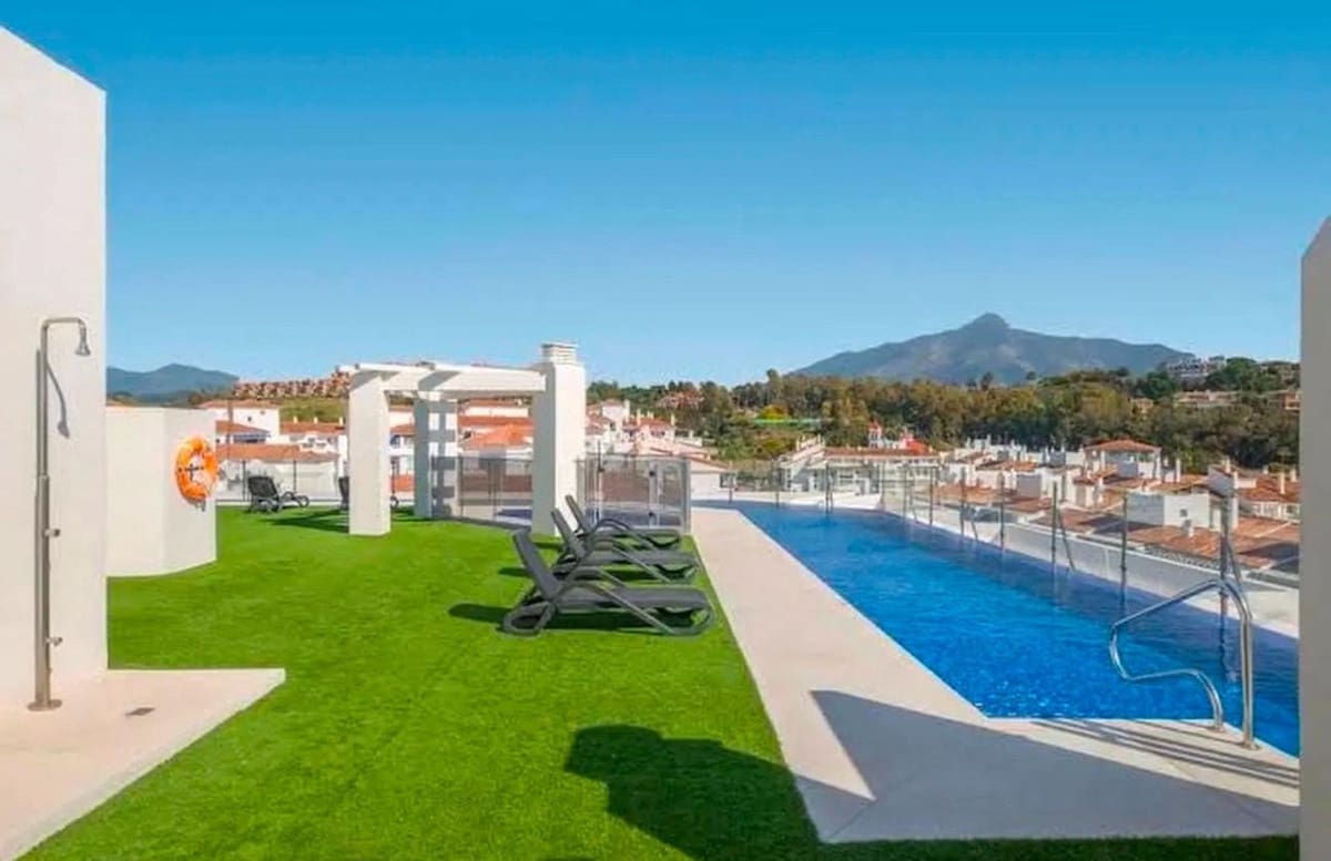3 soveværelse Lejlighed til salg i Nueva Andalucia med swimmingpool garage - € 500.000 (Ref: 9605197)