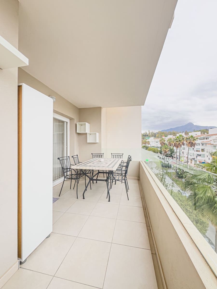 3 soveværelse Lejlighed til salg i Nueva Andalucia med swimmingpool garage - € 500.000 (Ref: 9605197)