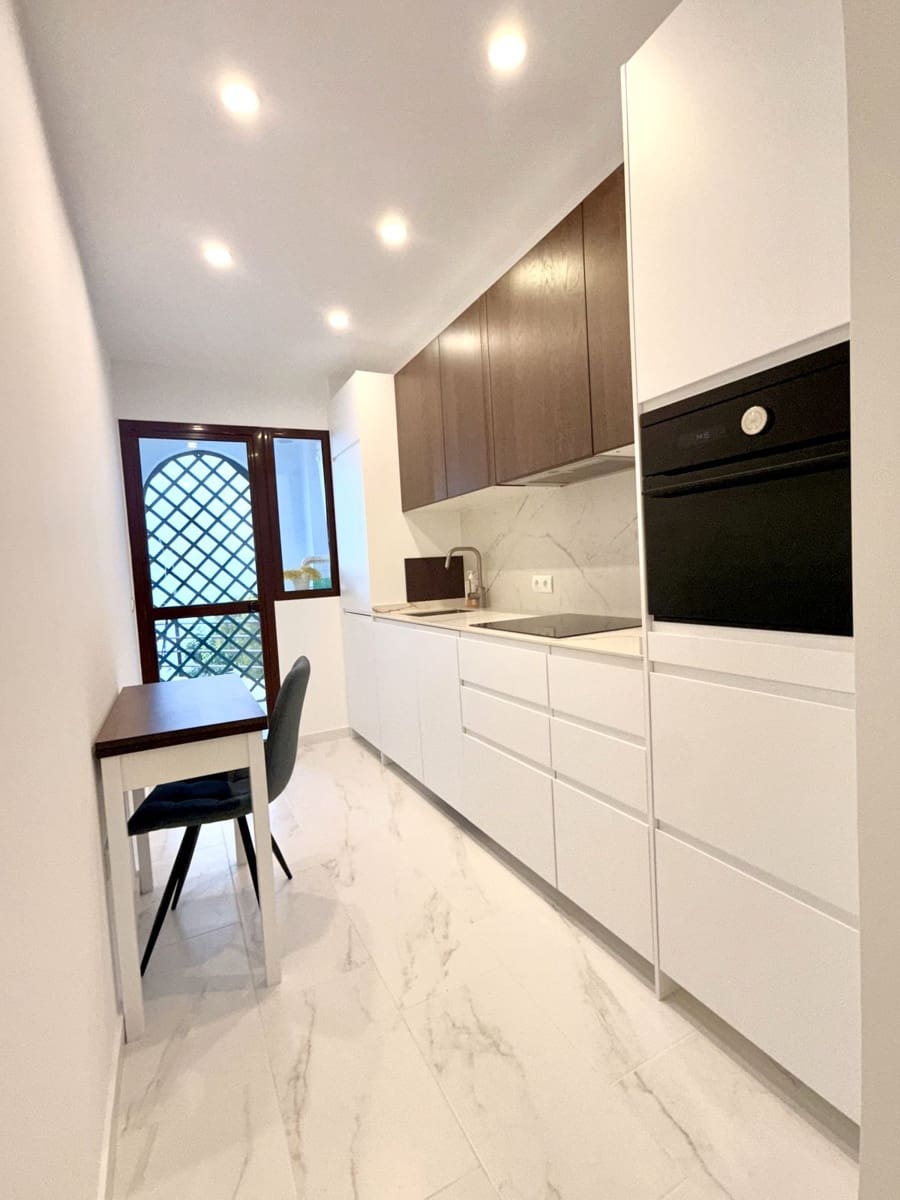 2 bedroom Apartment for sale in Golden Mile with pool garage - € 569,000 (Ref: 9608228)