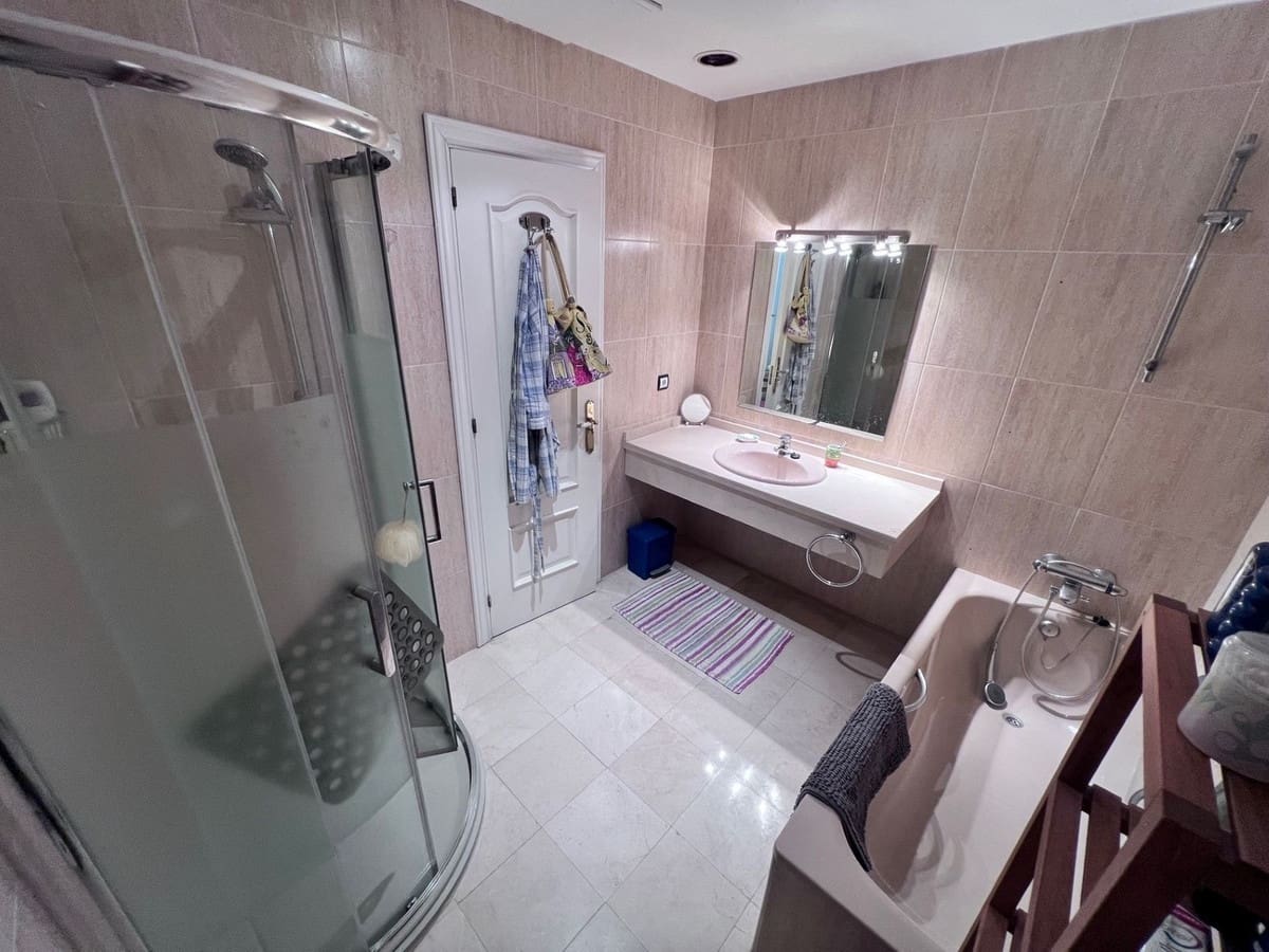 3 sypialnia Penthouse na sprzedaż w Carib Playa z basenem garażem - 649 000 € (Ref: 9608230)