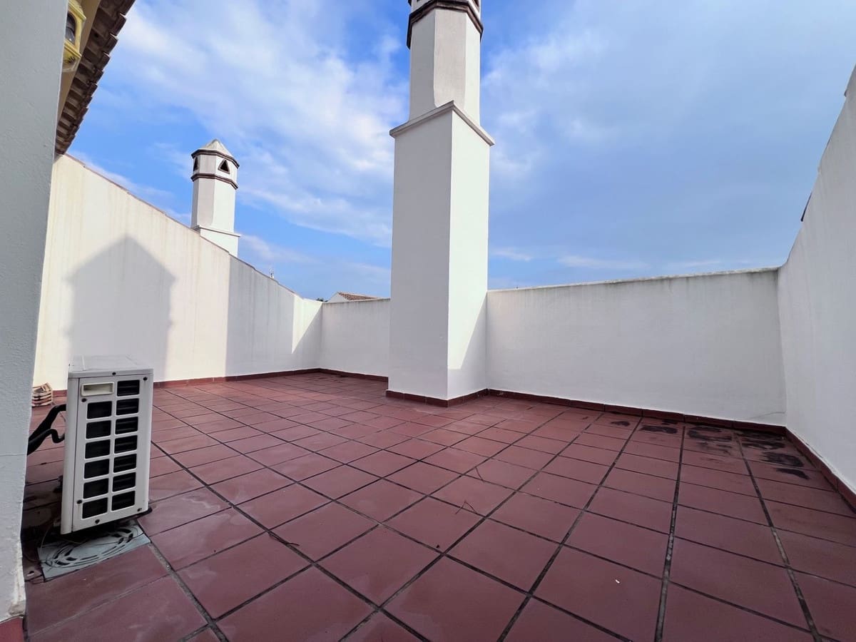 3 sypialnia Penthouse na sprzedaż w Carib Playa z basenem garażem - 649 000 € (Ref: 9608230)