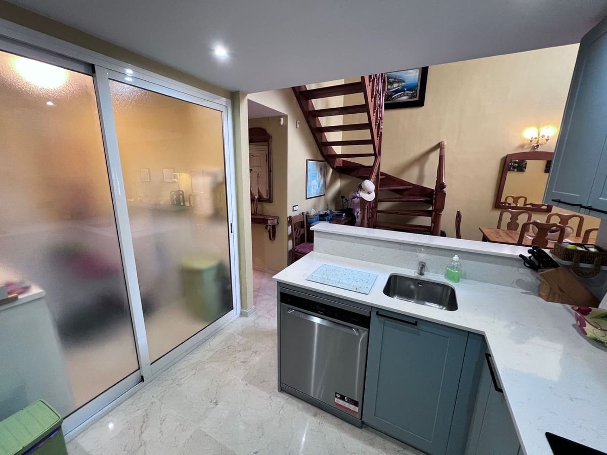 3 sypialnia Penthouse na sprzedaż w Carib Playa z basenem garażem - 649 000 € (Ref: 9608230)