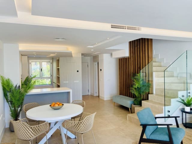 3 chambre Maison de Ville à vendre à Mijas Golf, Mijas avec piscine garage - 659 000 € (Ref: 9608234)