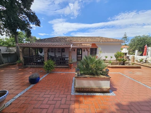 5 Zimmer Villa zu verkaufen in Alhaurín de la Torre mit Pool Garage - 1.390.000 € (Ref: 9609470)