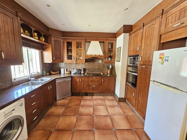 5 Zimmer Villa zu verkaufen in Alhaurín de la Torre mit Pool Garage - 1.390.000 € (Ref: 9609470)