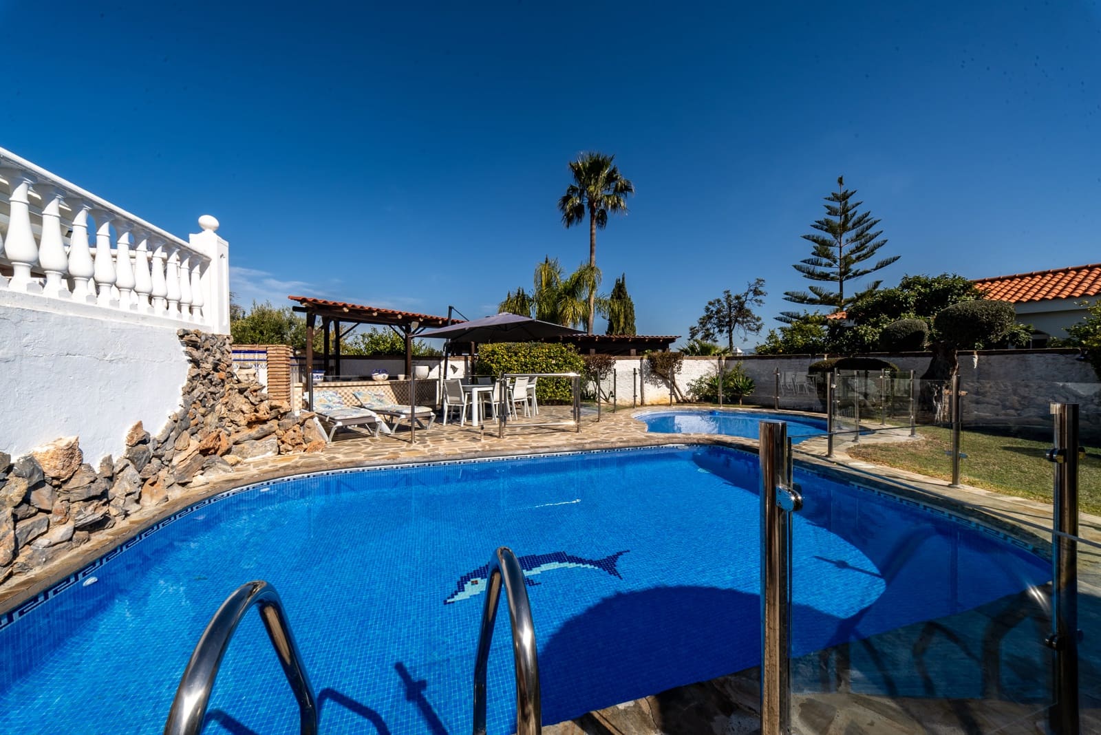 5 bedroom Villa for sale in Alhaurin de la Torre with pool garage - € 1,390,000 (Ref: 9609470)