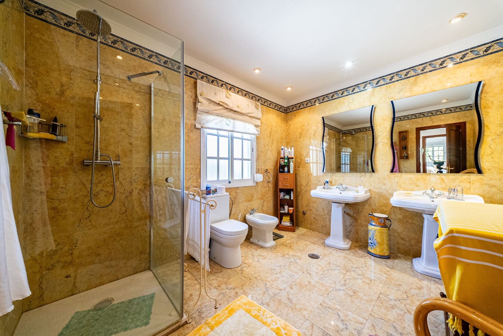 5 bedroom Villa for sale in Alhaurin de la Torre with pool garage - € 1,390,000 (Ref: 9609470)