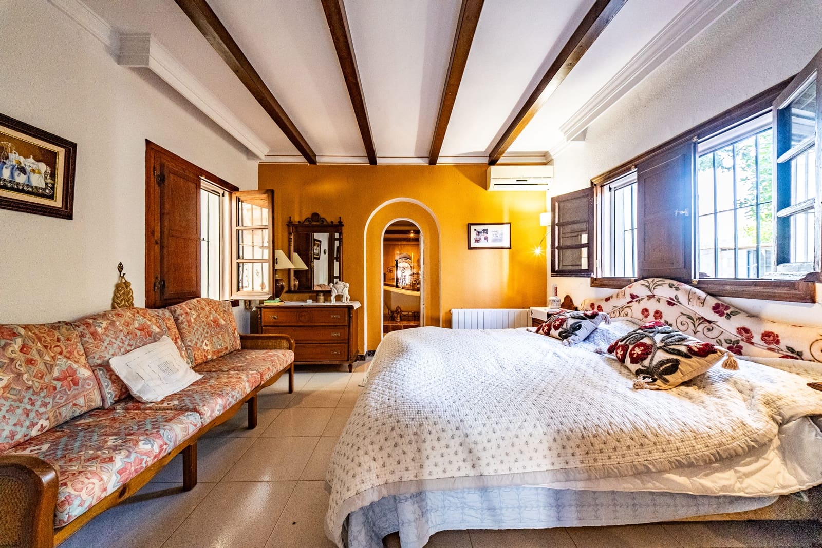 5 bedroom Villa for sale in Alhaurin de la Torre with pool garage - € 1,390,000 (Ref: 9609470)