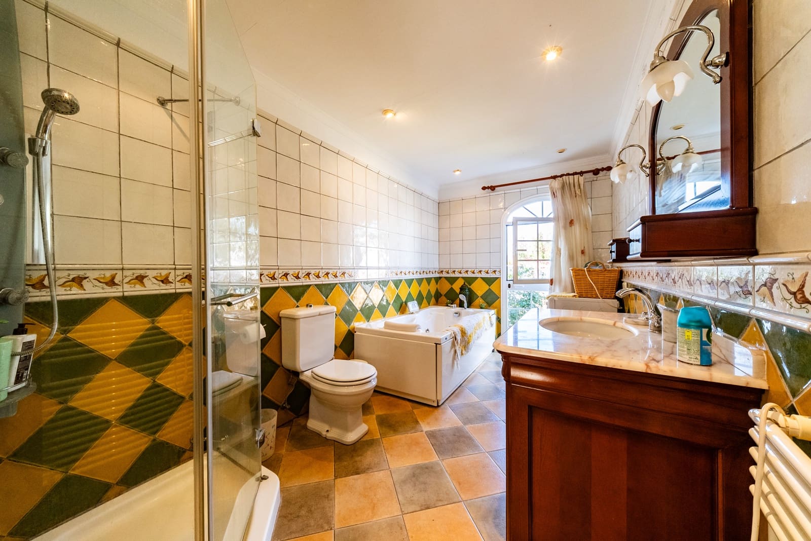 5 bedroom Villa for sale in Alhaurin de la Torre with pool garage - € 1,390,000 (Ref: 9609470)